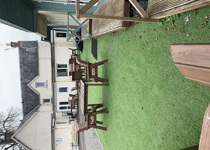 1 Lochness Rooms&Hostel Drumnadrochit